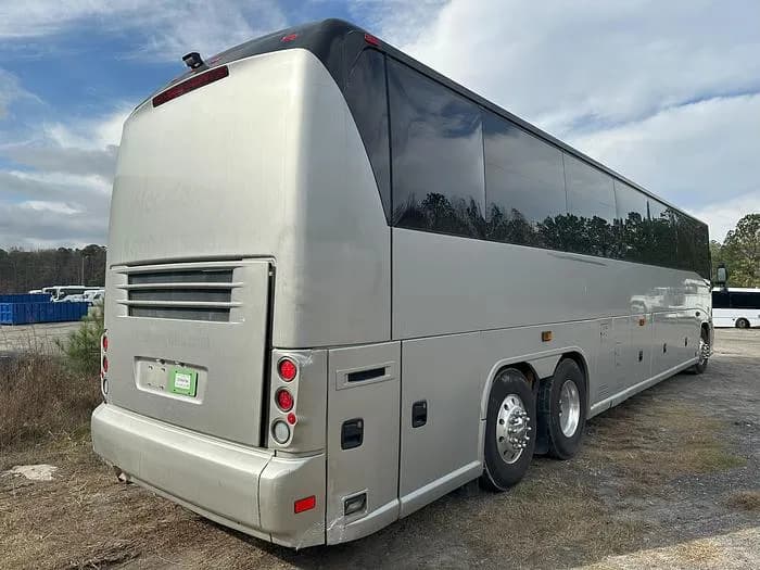2009 Mci J4500 Coach - Image 8