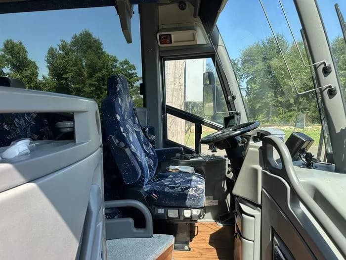 2016 Mci J4500 ADA Coach - Image 6