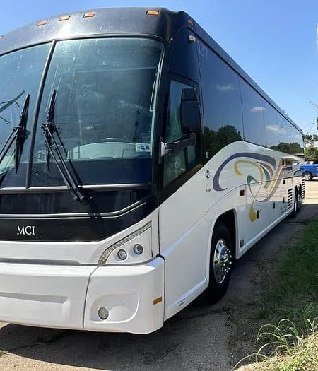 2016 Mci J4500 ADA Coach - Image 1