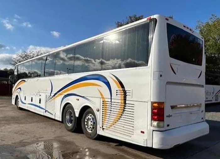2013 Van hool C2045 Coach - Image 2