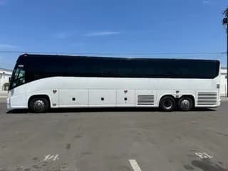 2018 Motor Coach Industries J4500 ADA bus