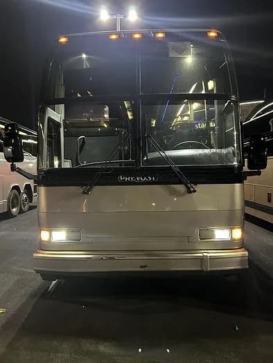 1999 Prevost H3-41 Coach - Image 2