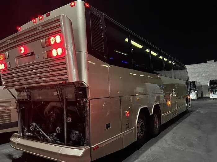 1999 Prevost H3-41 Coach - Image 5