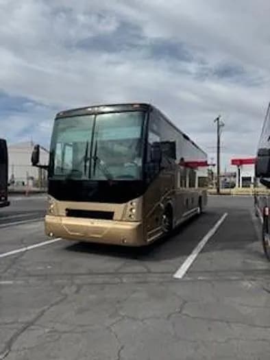 2017 Van hool CX35 Mini Coach - Image 2