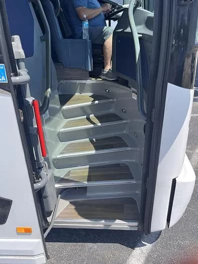 2019 Van hool CX45 Coach - Image 2