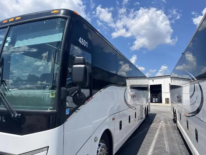 2019 Van hool CX45 Coach - Image 1