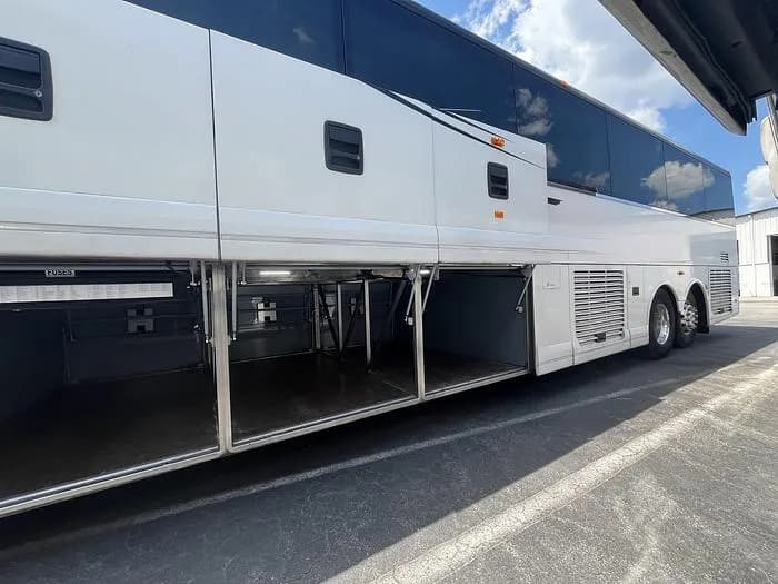 2019 Van hool CX45 Coach - Image 6