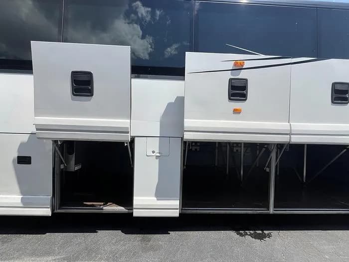 2018 Van hool CX45 Coach - Image 17