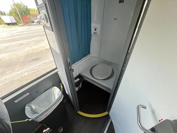 2018 Van hool CX45 Coach - Image 14