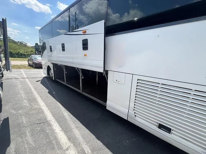 2018 Van hool CX45 Coach - Image 16