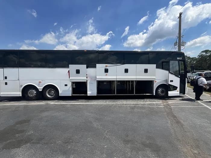 2018 Van hool CX45 Coach - Image 17