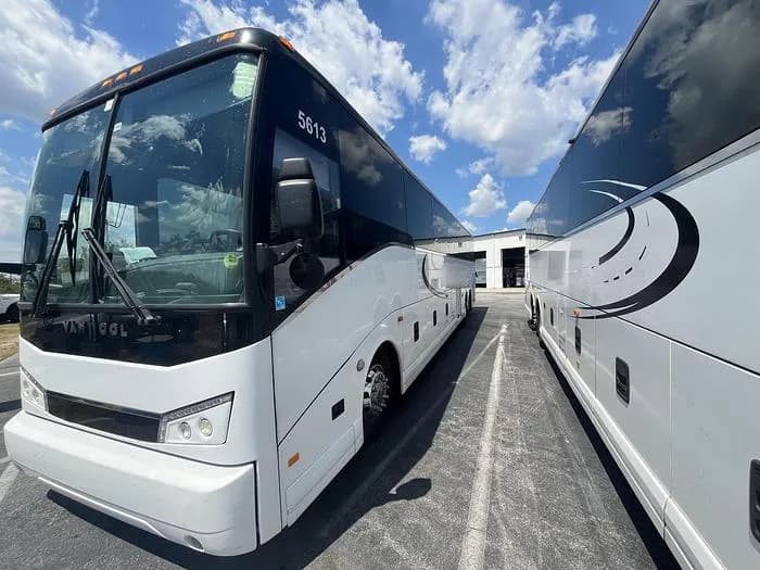 2018 Van hool CX45 Coach - Image 2