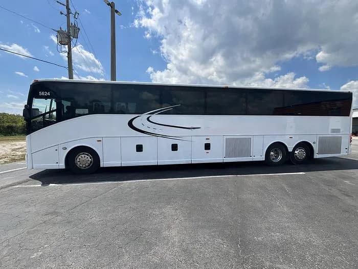 2011 Van hool CX45 Coach - Image 2