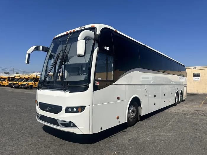 2023 Volvo 9700 Coach - Image 2
