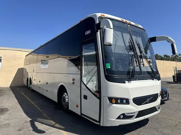 2023 Volvo 9700 Coach - Image 1