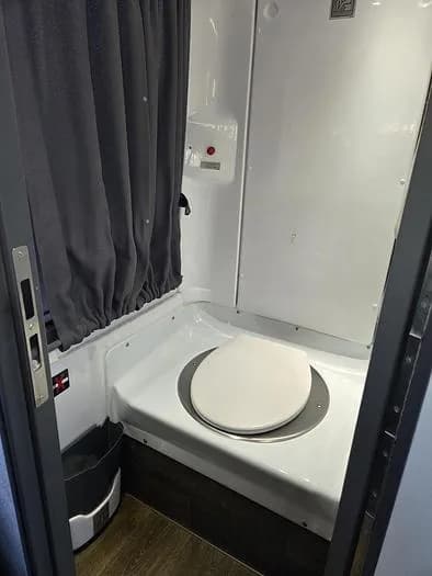 2019 Van hool CX45 Coach - Image 10