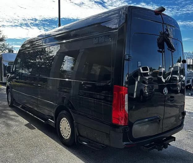 2022 Mercedes benz Sprinter 2500 Limo Bus - Image 11