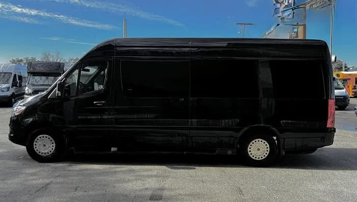 2022 Mercedes benz Sprinter 2500 Limo Bus - Image 12