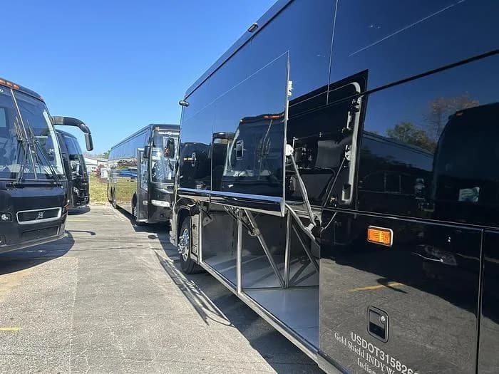 2020 Mci J4500 Coach - Image 11