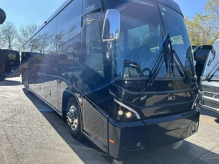 2020 Mci J4500 Coach - Image 2