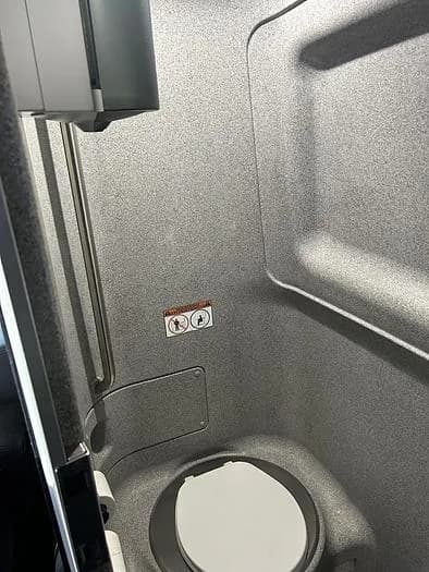2020 Mci J4500 Coach - Image 4