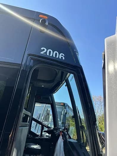 2020 Mci J4500 Coach - Image 5