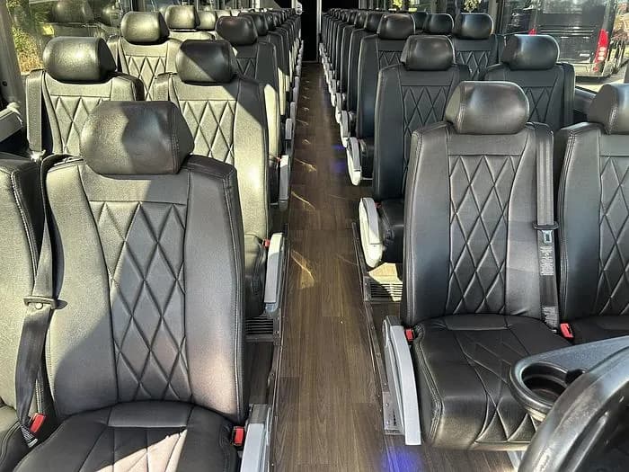 2020 Mci J4500 Coach - Image 15