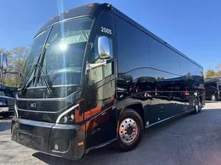 2020 Motor Coach Industries J4500 bus