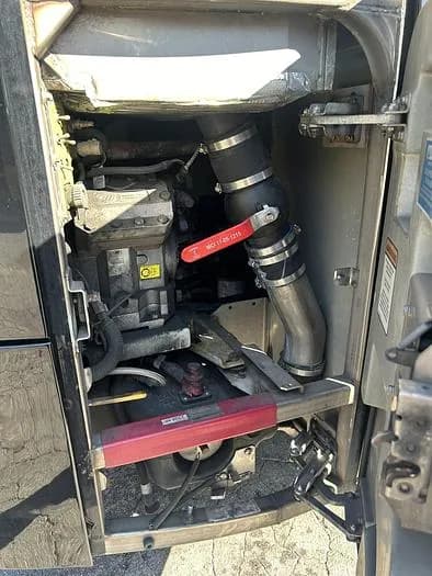 2020 Mci J4500 Coach - Image 18
