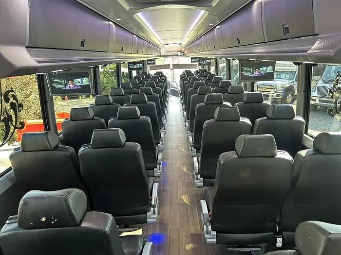 2020 Mci J4500 Coach - Image 14