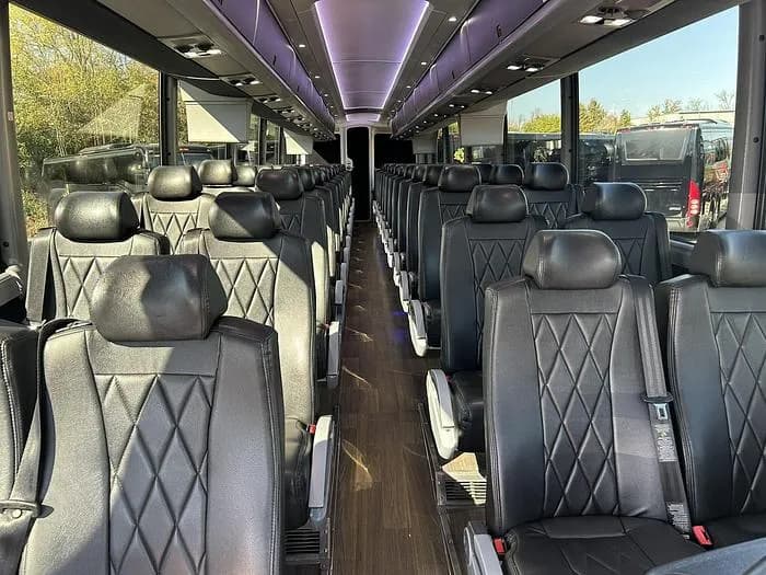 2020 Mci J4500 Coach - Image 12