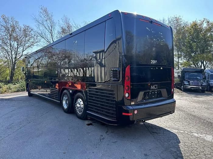 2020 Mci J4500 Coach - Image 2
