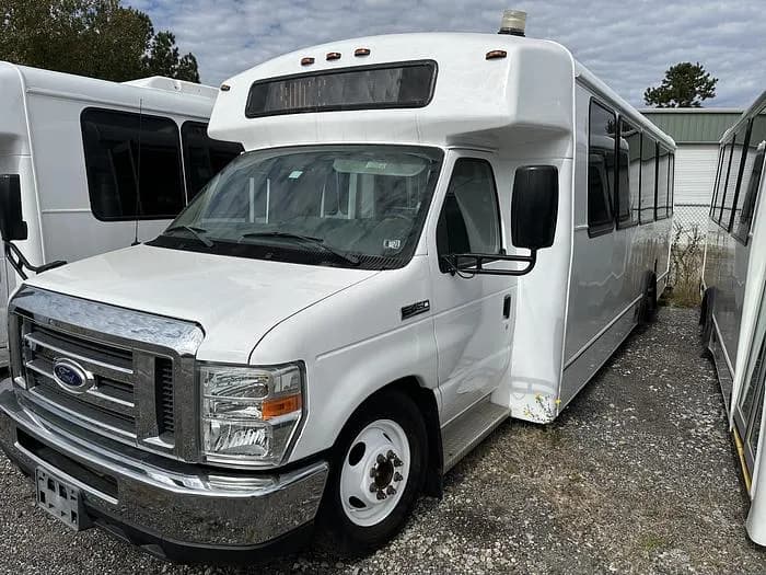 2016 Champion E450 Cutaway - Image 1