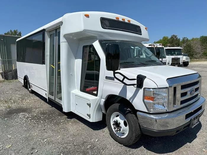 2019 Champion E450 Cutaway - Image 2