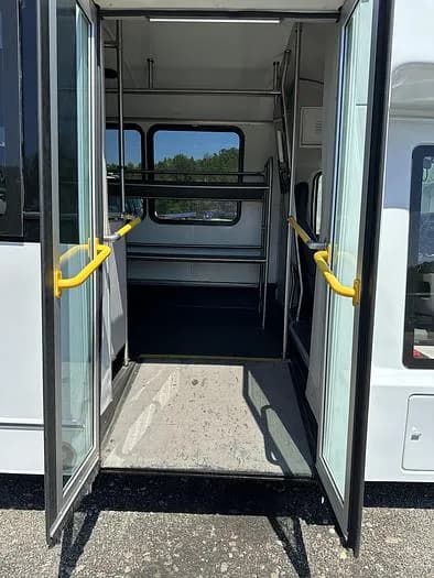 2019 Champion E450 Cutaway - Image 12