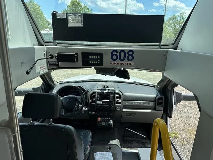2019 Champion F550 Cutaway - Image 6