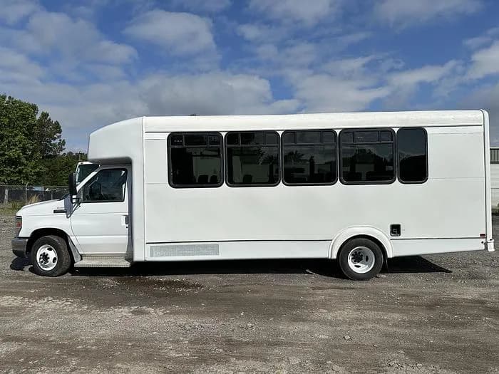 2017 Goshen E450 Cutaway - Image 7