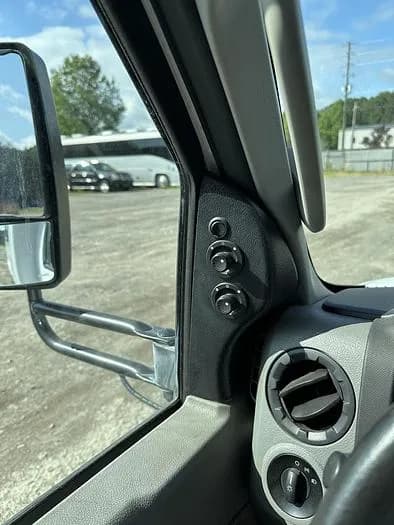 2017 Goshen E450 Cutaway - Image 10