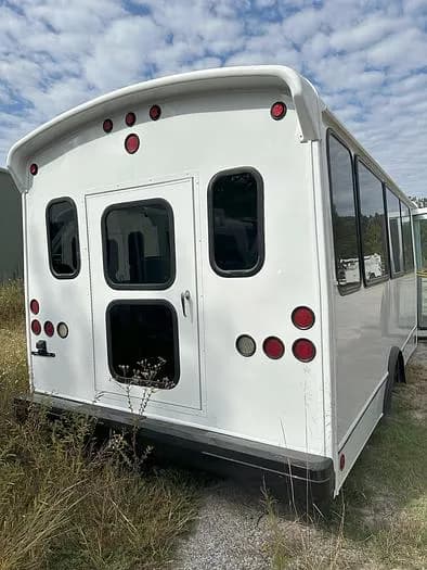 2015 Champion E450 Cutaway - Image 3