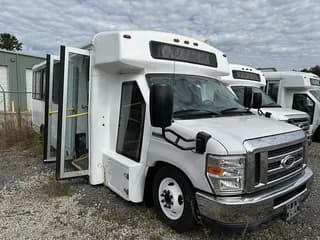 2015 Champion E450 bus