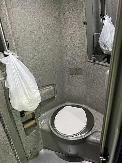 2014 Mci J4500 ADA Coach - Image 15