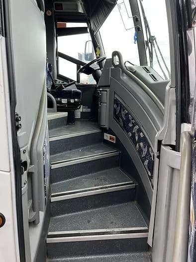 2014 Mci J4500 ADA Coach - Image 12