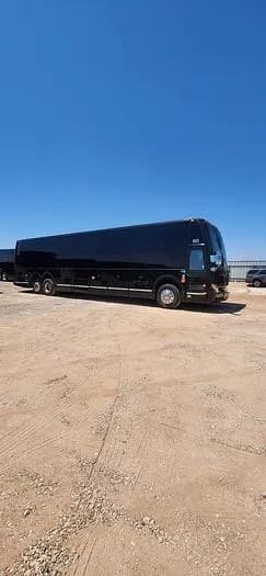 2015 Prevost H3-45 Coach - Image 1