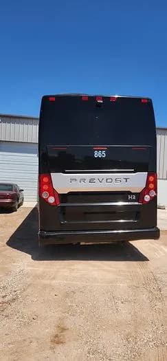 2015 Prevost H3-45 Coach - Image 4
