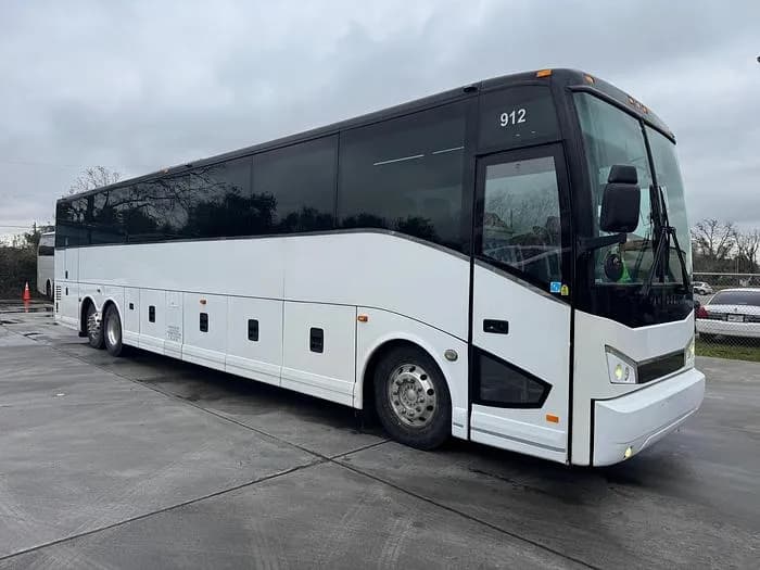 2018 Van hool CX45 ADA Coach - Image 3