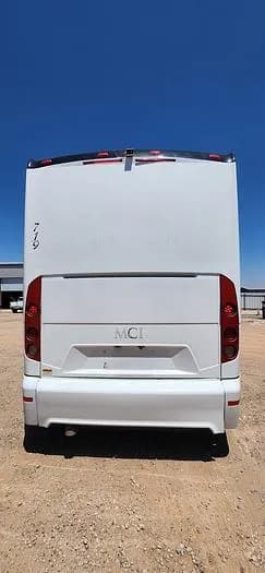 2016 Mci J4500 Coach - Image 4