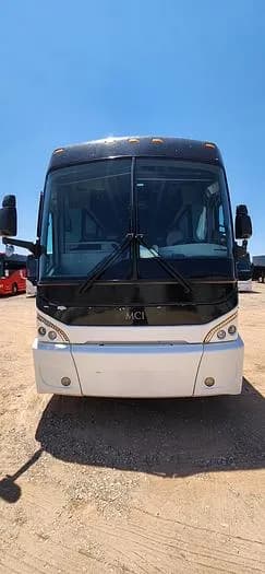 2016 Mci J4500 Coach - Image 3