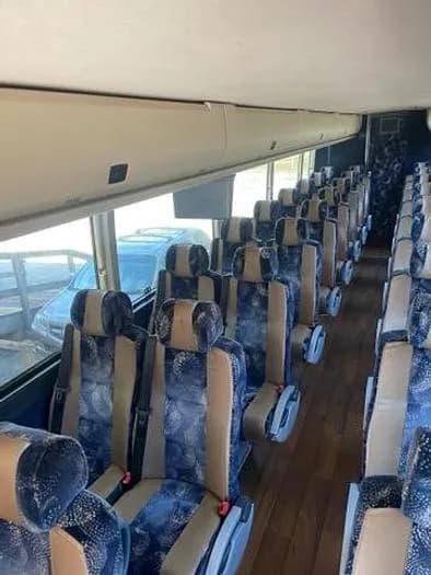 2016 Prevost H3-45 Coach - Image 10