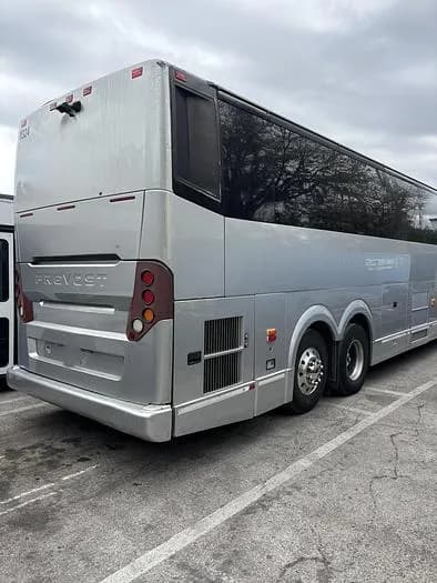 2016 Prevost H3-45 Coach - Image 2