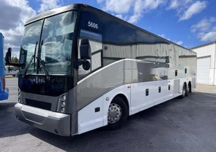 2017 Van hool CX45 ADA Coach - Image 3